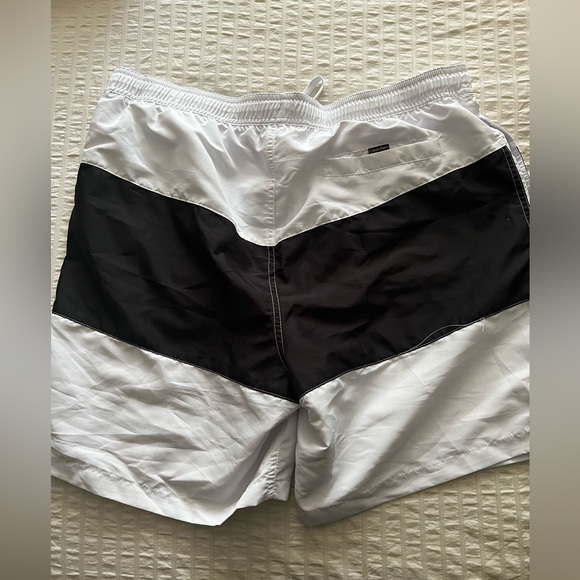 Calvin Klein Men’s Swim Trunks Size XL - Picture 3 of 3